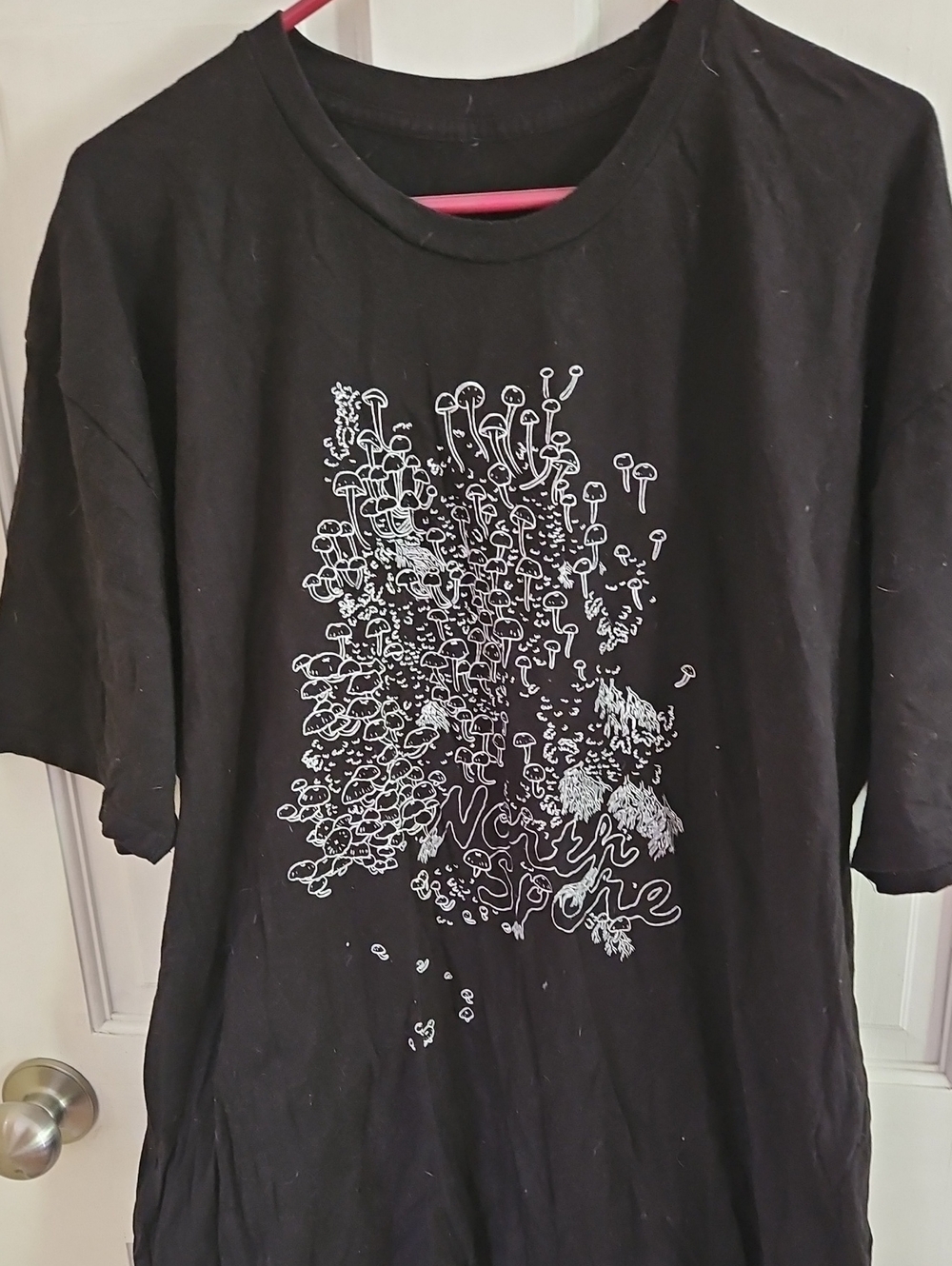 Black Graphic Mushroom Print Men’s T-Shirt